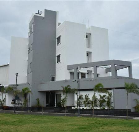 Sai Krupa Lawn And Regency, Buldhana Экстерьер фото